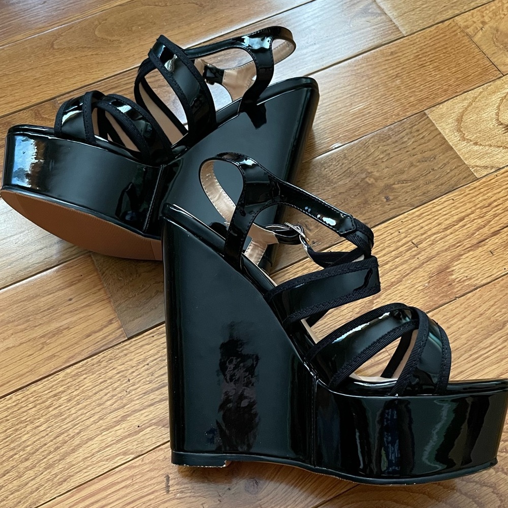 Eldolf Black patent leather Strappy Platform Wedge Heels Size 41 or US 9.